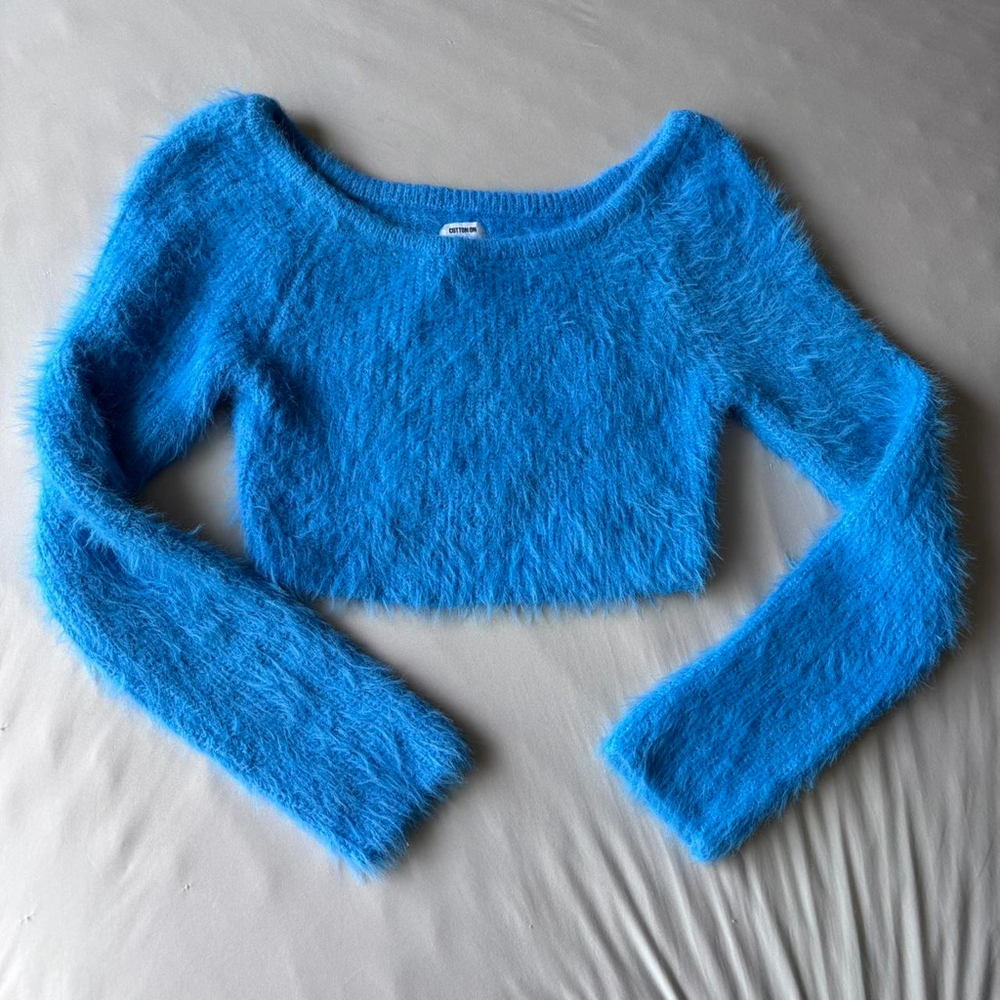⭐️⭐️⭐️Cotton On Blue fuzzy long sleeve crop top sweater size Large